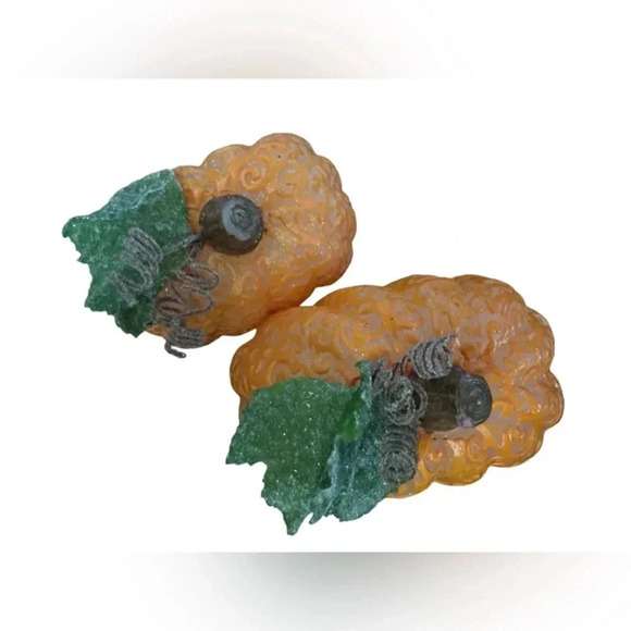 Two light up pumpkins in different sizes - Picture 5 of 9